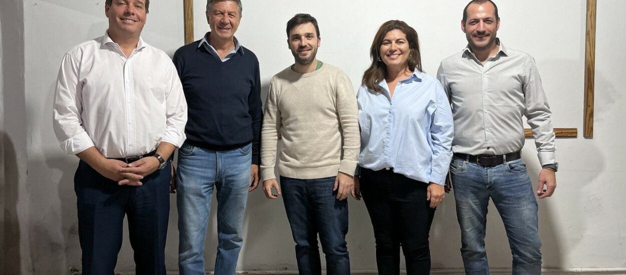 “Juntos por el Cambio presentó su lista de candidatos encabezada por Torres y Menna junto a la UCR, el PRO, PACH y extrapartidarios”