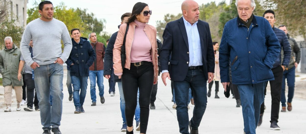 EL INTENDENTE INAUGURÓ LA PAVIMENTACIÓN DE LA CALLE MARCOS A. ZAR