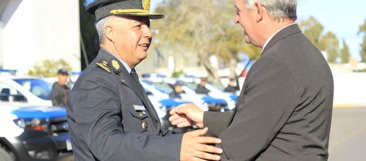 El Gobierno Provincial entregó 16 móviles 0 km a la Policía del Chubut