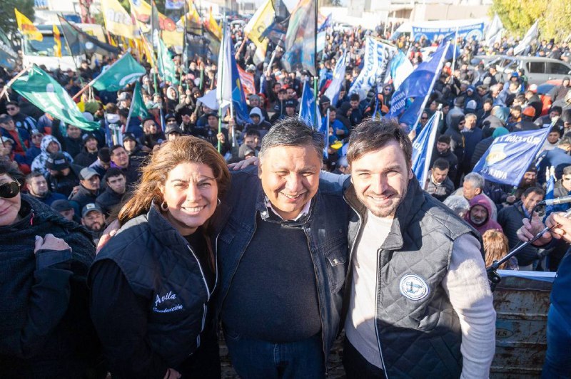 “Nacho Torres y Ana Clara Romero recibieron el apoyo de trabajadores petroleros en Comodoro Rivadavia”