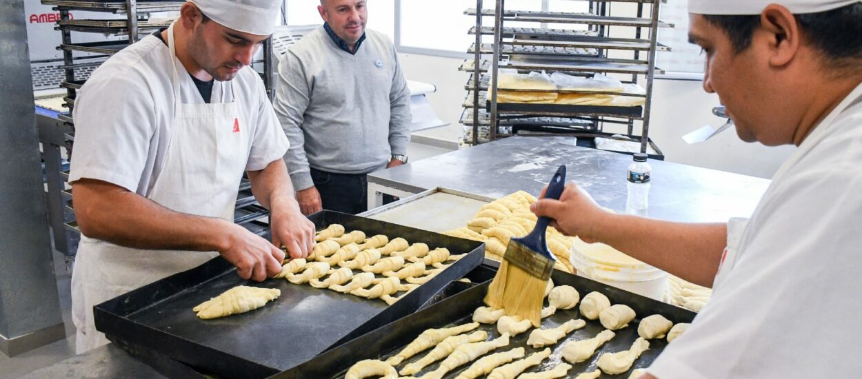 EN EL MARCO DEL ACOMPAÑAMIENTO CONSTANTE HACIA LOS COMERCIANTES LOCALES, SASTRE VISITÓ LA PANADERÍA “VALENTINA”