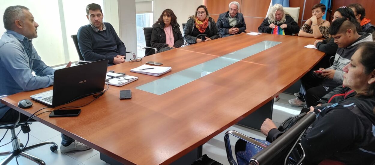 Rawson: El IPV brindó una charla técnica sobre el sistema de construcción ‘steel framing’