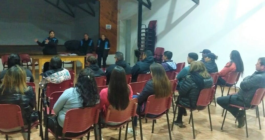Comarca Andina: Efectivos policiales participaron en jornadas de capacitación en materia de género