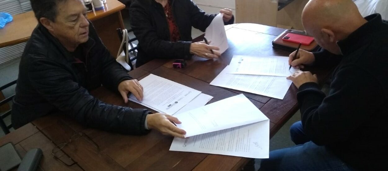 La Universidad del Chubut ofrecerá cursos de capacitación al personal de la Cooperativa de Productores de Cerezas de Gaiman