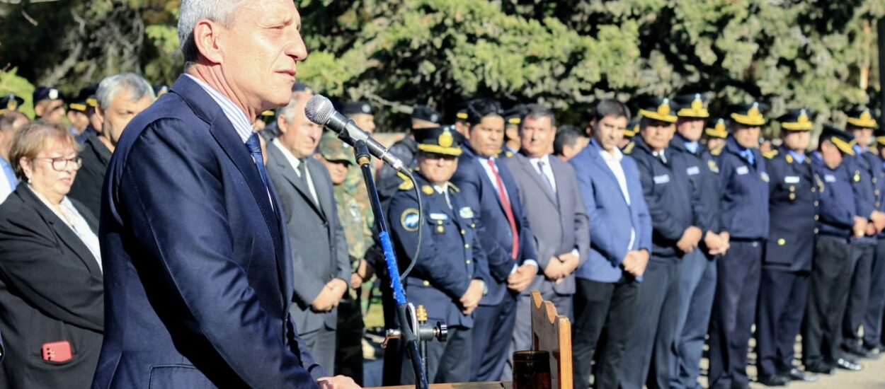 Arcioni: “Me siento orgulloso de tener una Policía honrada, eficaz y que es ejemplo de muchas otras fuerzas de seguridad del país”