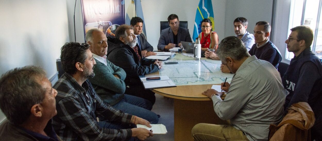 Provincia avanza en un acuerdo con los gremios estatales para la puesta en marcha del Convenio Colectivo de Trabajo de la Ley I N° 74 