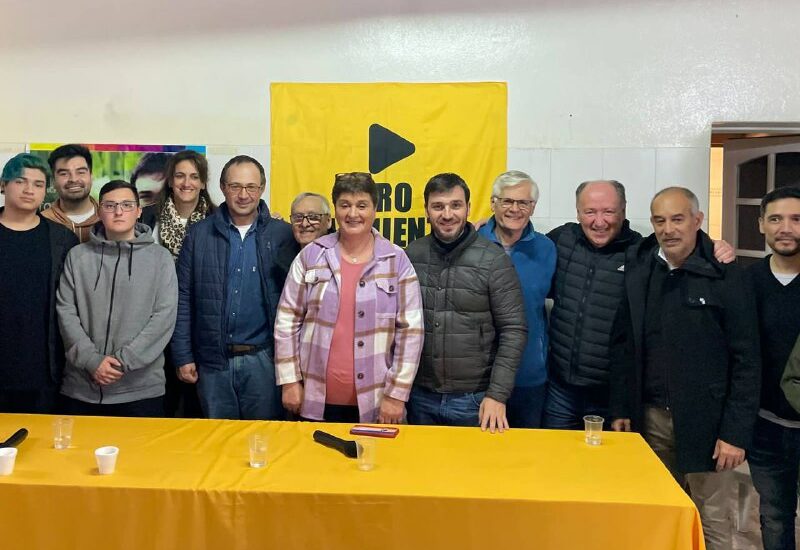 “Nacho” Torres presentó a los candidatos que lo acompañarán en la localidad de Sarmiento