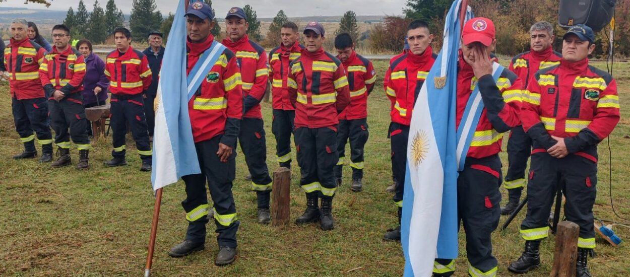 Provincia reconoció a los brigadistas en su día en Trevelin