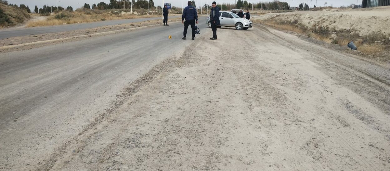 Accidente de tránsito en el ingreso al barrio agro forestal