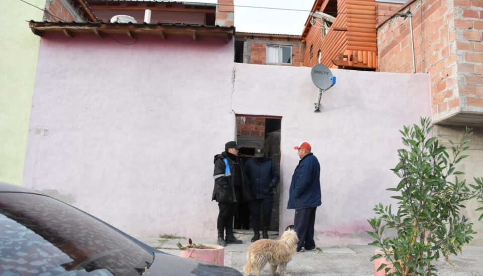 HALLAN SIN VIDA A UN HOMBRE DE 72 AÑOS EN TRELEW CON HERIDAS CORTANTES EN SU CUERPO