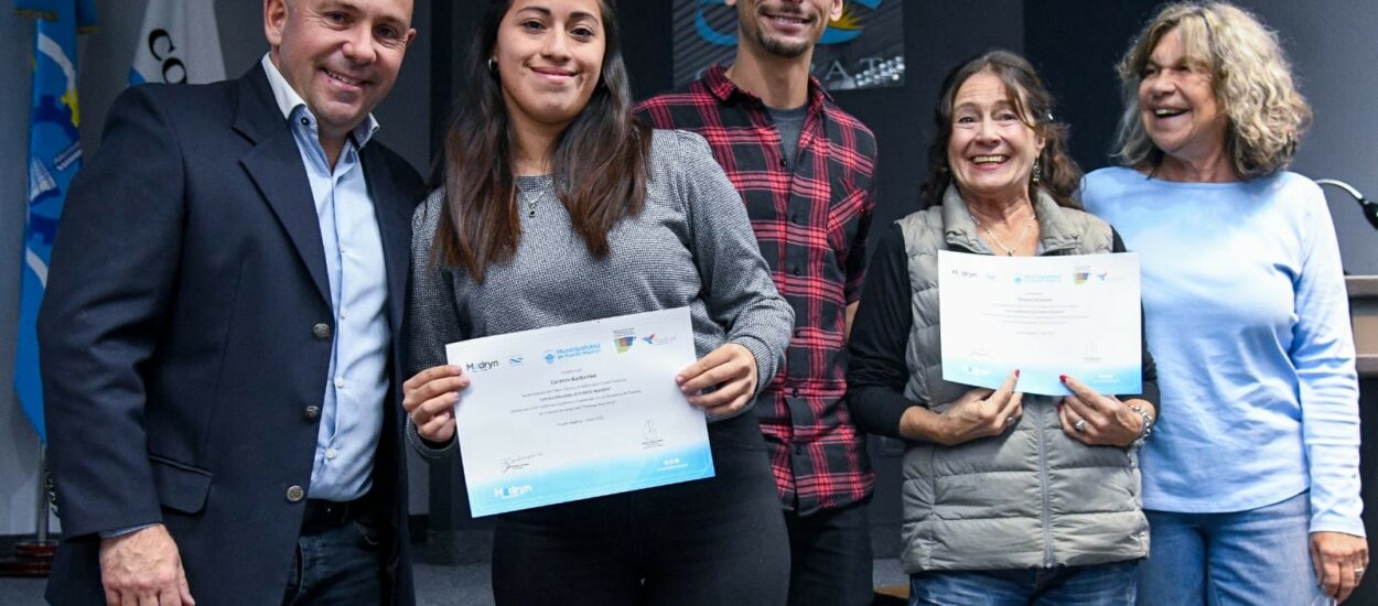 SASTRE ENTREGÓ CERTIFICADOS A LOS GUÍAS PROFESIONALES QUE SE ESPECIALIZARON EN  LOS NAUFRAGIOS DEL GOLFO NUEVO