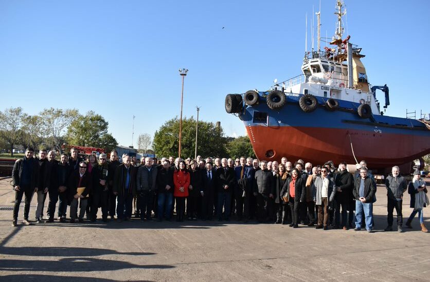 AUTORIDADES DE UTN VISITARON EL ASTILLERO TANDANOR JUNTO AL MINISTRO DE DEFENSA, JORGE TAIANA.