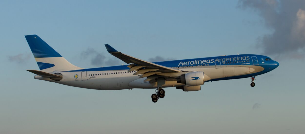 Aerolíneas Argentinas transportará 222.000 pasajeros en el fin de semana largo