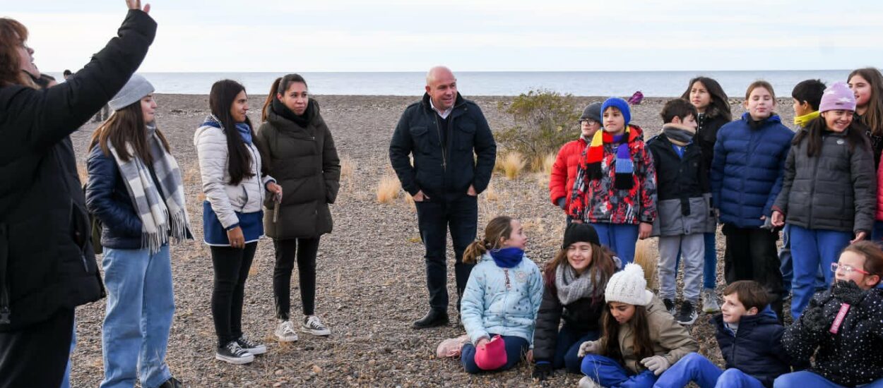 GUSTAVO SASTRE: “LOS CHICOS DE MADRYN RECIBEN A LAS BALLENAS” PROMUEVE LA INTEGRACIÓN SOCIAL EN LA ANP “EL DORADILLO”