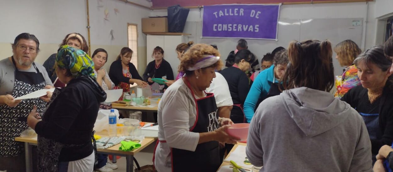 TALLER DE CONSERVAS EN EL CLUB DE CIENCIAS