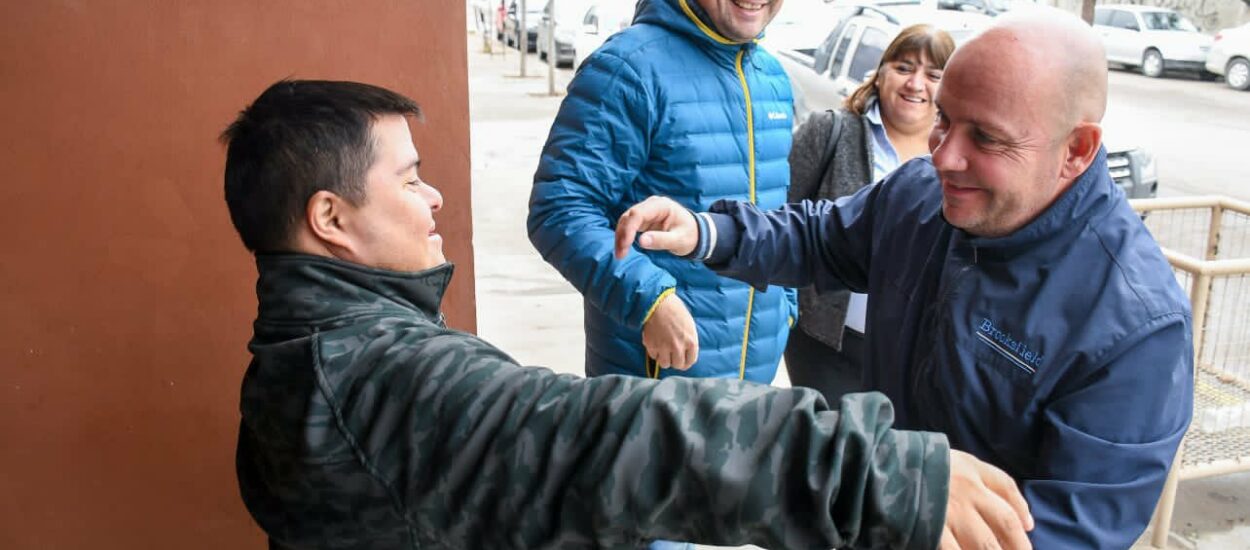 Gustavo Sastre recorrió el Centro de Rehabilitación Laboral para Discapacitados