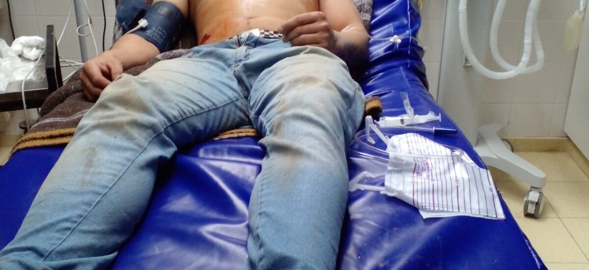 Hombre apuñalado durante pelea en bar