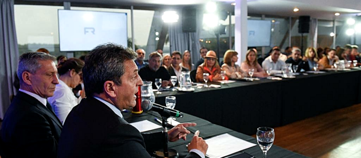 Sergio Massa enfrenta desafíos políticos y económicos mientras negocia con el FMI
