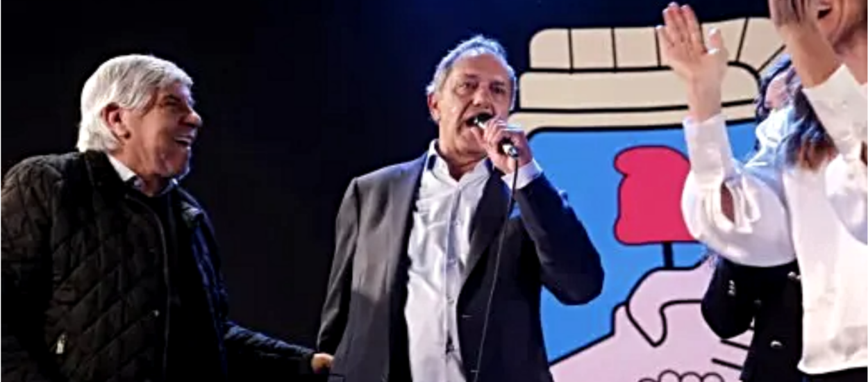 Daniel Scioli presenta a Hugo Moyano como primer candidato a diputado por la provincia de Buenos Aires