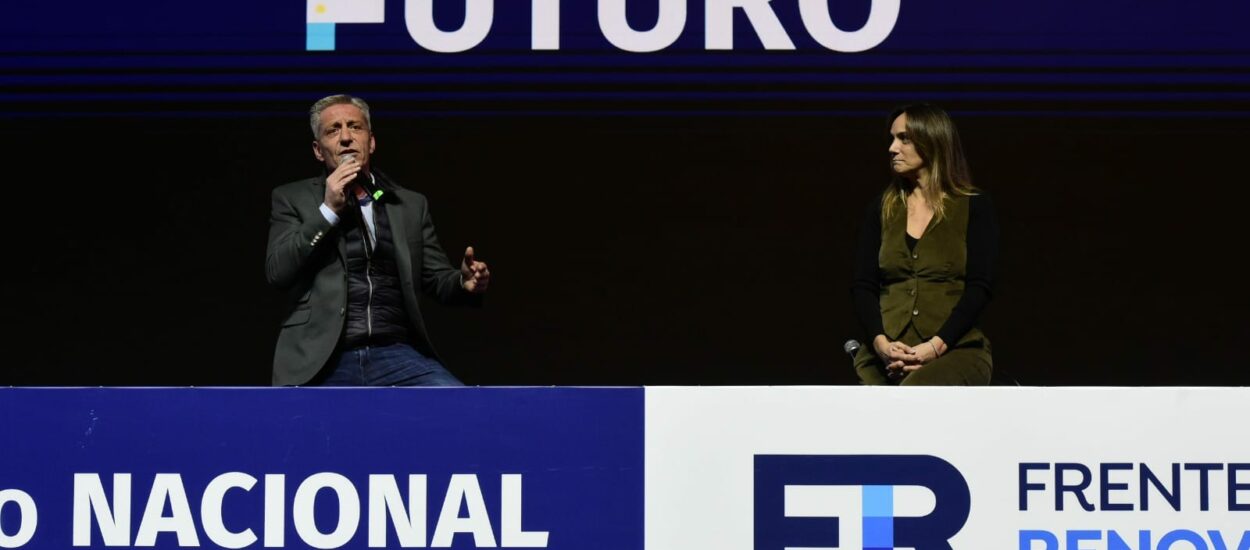 Arcioni participó del Congreso del Frente Renovador convocado por Sergio Massa