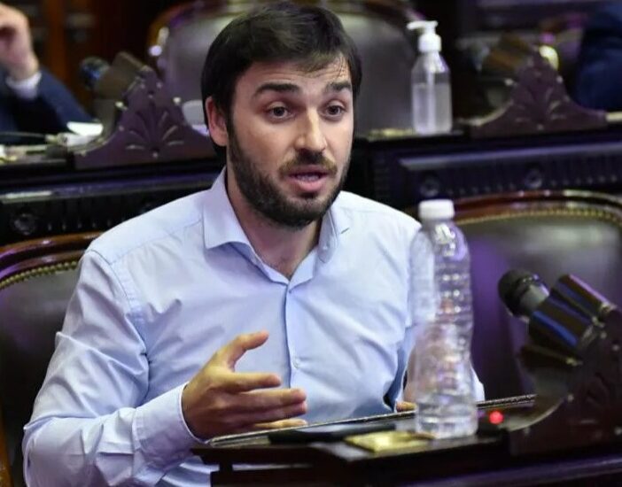 TORRES: “VAMOS A BAJAR EL GASTO POLÍTICO Y AUMENTAR LA INVERSIÓN EN EDUCACIÓN EN CHUBUT”