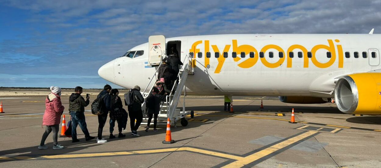 FLYBONDI CANCELA VUELOS Y AFECTA A MÁS DE 5.500 PASAJEROS DEBIDO A RESTRICCIONES PARA ACCEDER A DÓLARES