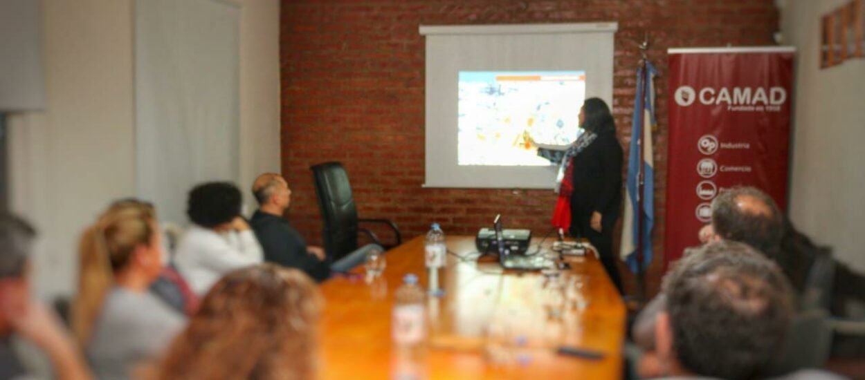 La candidata de UyO planteó la necesidad de planificar la ciudad y generar nuevos productos turísticos para potenciar el desarrollo del sector y promover la inversión privada
