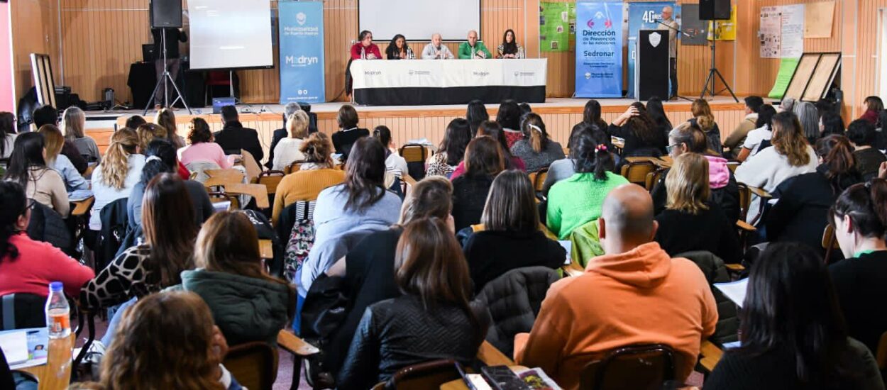 Gustavo Sastre en encuentro de capacitación del programa de acompañantes comunitarios