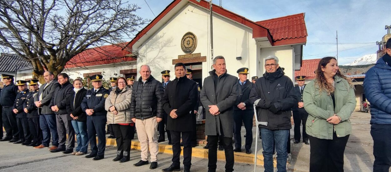 Provincia entregó vehículos 0Km a la Unidad Regional de Esquel y a la Agencia de Seguridad Vial