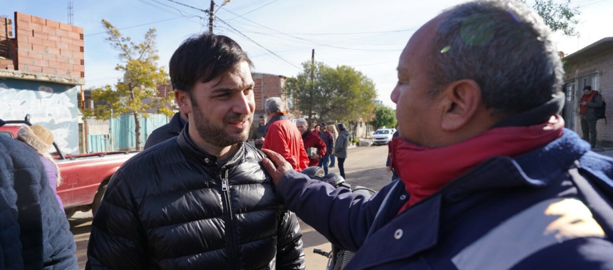 Torres junto a Laudonio encabezó una caminata en Puerto Madryn: “La sociedad no está dormida”