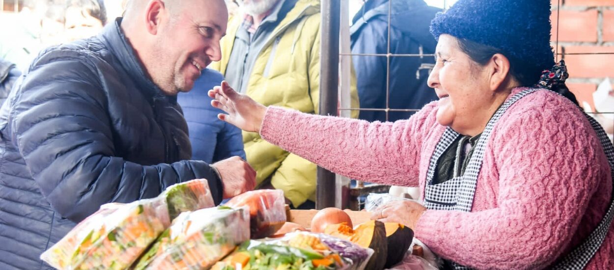 EL INTENDENTE RECORRIÓ LAS INSTALACIONES DE LA FERIA DEL BARRIO PRESIDENTE PERÓN