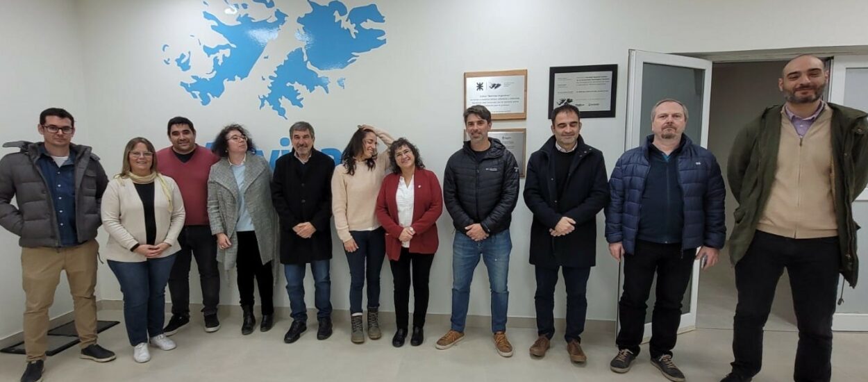 AUTORIDADES DE ENERGÍA DE NACIÓN VISITARON UTN CHUBUT