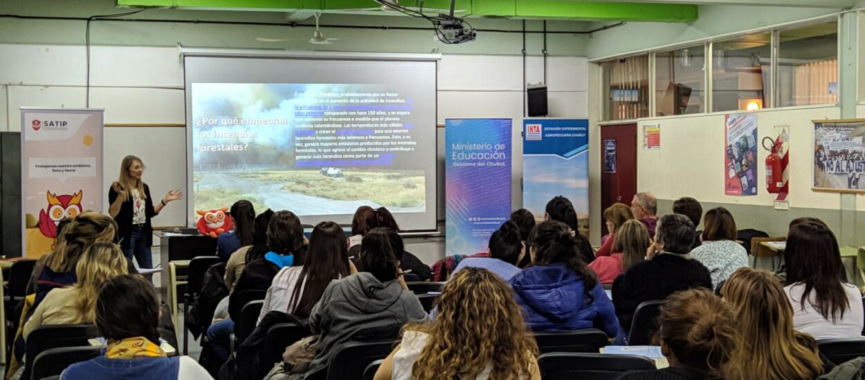 Educación: Provincia realizó capacitaciones a docentes sobre el Sistema de Alerta Temprana de Incendios de Pastizales en Trelew 