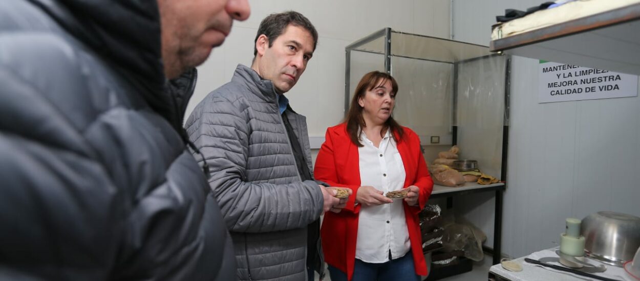 Juan Pablo Luque visitó una empresa modelo en Puerto Madryn: “Hay que potenciar e imitar este tipo de desarrollos que combinan recursos naturales y ciencia”