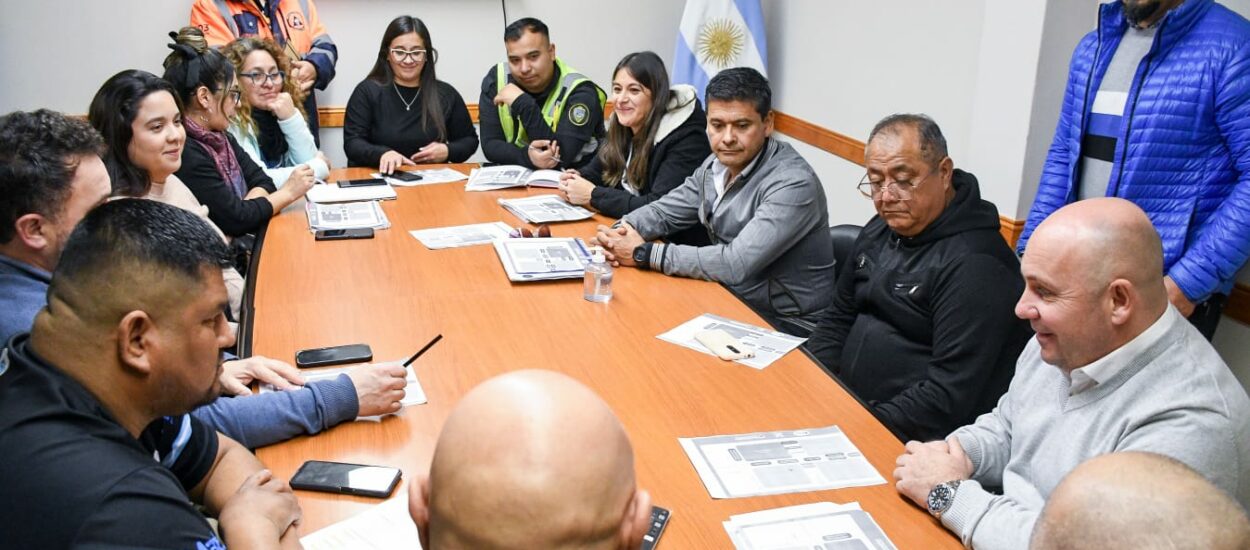DÍA DE LAS INFANCIAS: SASTRE ENCABEZÓ LA REUNIÓN PARA ULTIMAR DETALLES DE CARA A UNA NUEVA EDICIÓN DEL “MADRYN JUEGA”