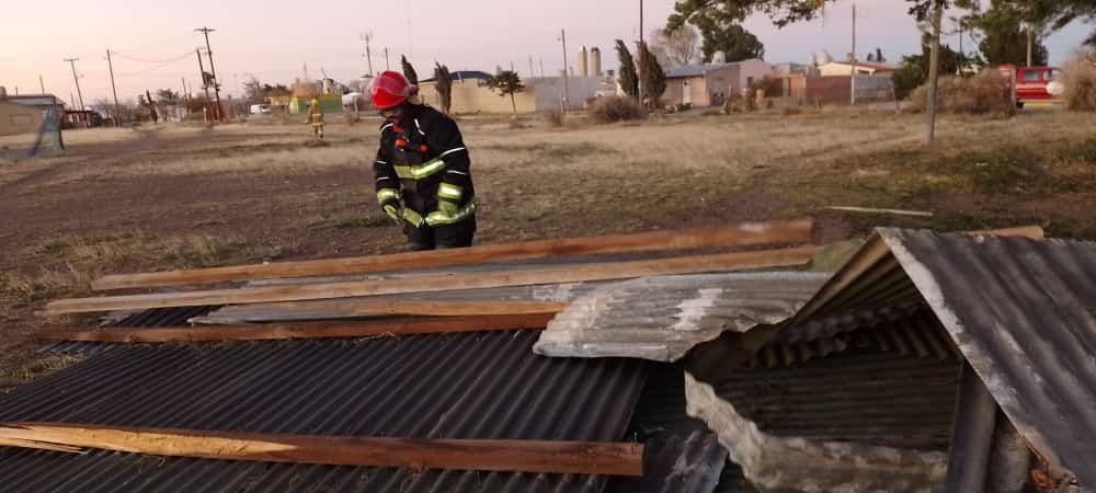 EMERGENCIA CLIMATICA EN CHUBUT: Es intenso el despliegue  de bomberos Voluntarios en toda la provincia