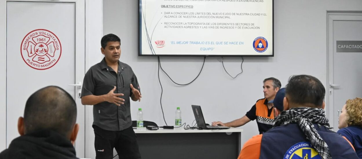 PROTECCIÓN CIVIL CAPACITÓ SOBRE EJIDO MUNICIPAL Y VÍAS DE EVACUACIÓN