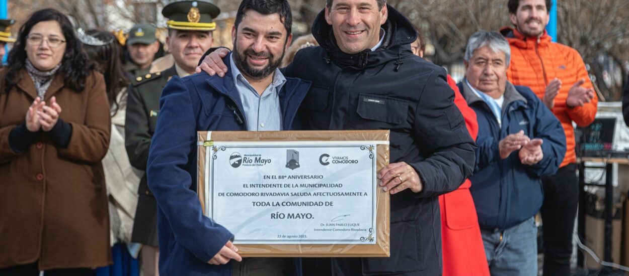 Luque participó del 88° aniversario de Río Mayo y recordó al intendente Avendaño
