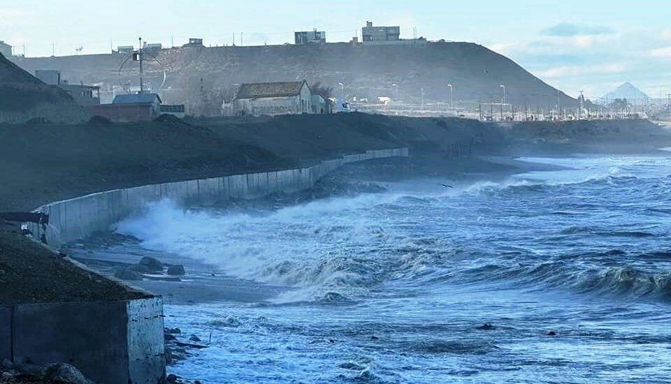 Comodoro Rivadavia: El Municipio advirtió que la protección del Camino ARA San Juan aún está en obra y la empresa reparará la destrucción ocasionada por la marejada