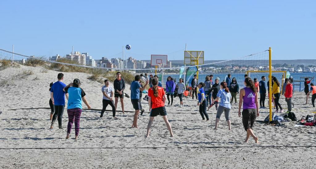 SE ABREN INSCRIPCIONES PARA PARTICIPAR EN TORNEOS DE PLAYA DE VÓLEY, BÁSQUET, HANDBALL Y FÚTBOL
