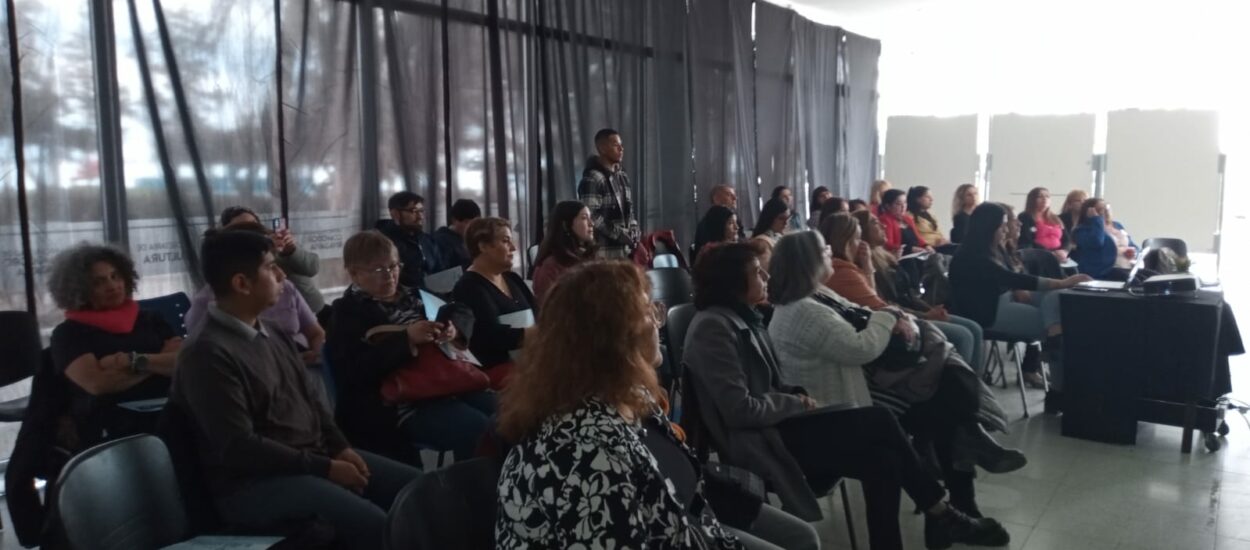 Vacunadores de la región sur de Chubut compartieron experiencias y estrategias en Jornadas de Enfermería