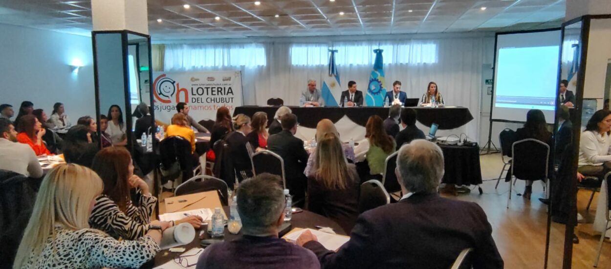 Lotería del Chubut coordina importante seminario sobre lavado de dinero