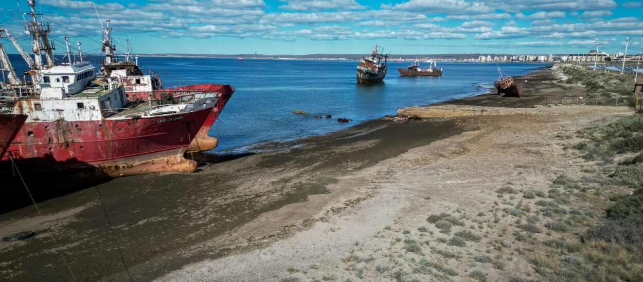 Puerto Madryn: Se concretó el desguace de tres buques varados al sur del Muelle Storni
