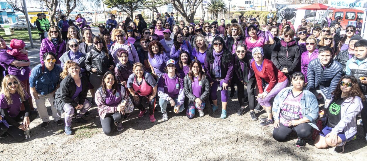 Comodoro Rivadavia: Un centenar de mujeres participó de la caminata para visibilizar la violencia de género