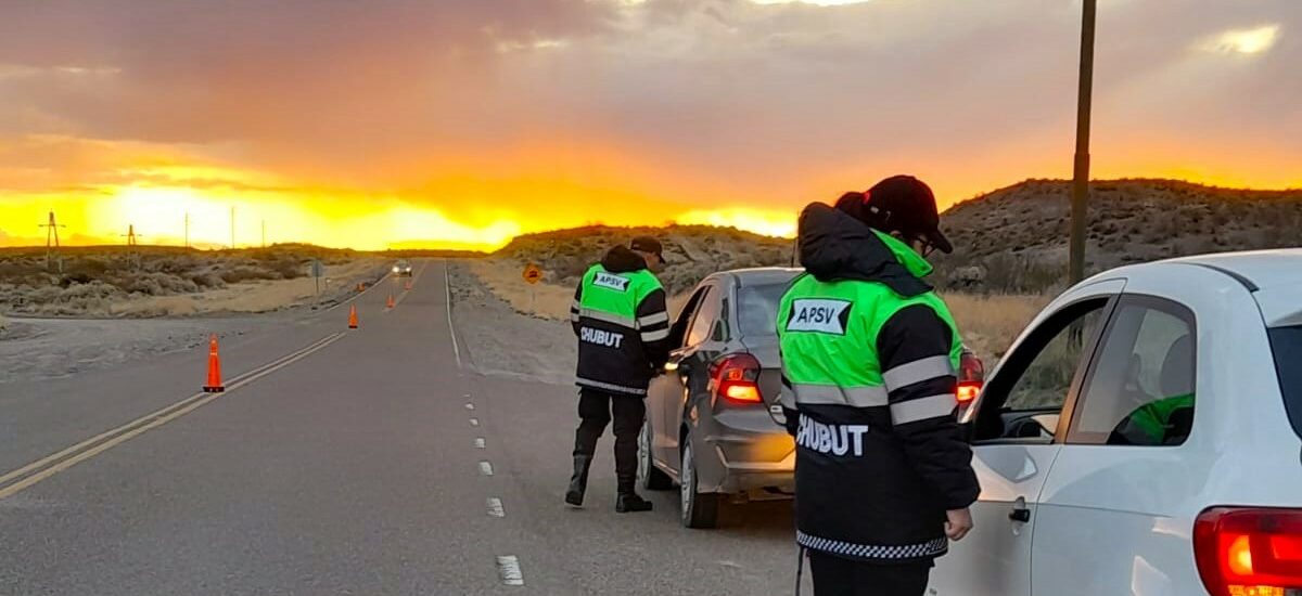 Más de 50 conductores retirados de la vía pública y cerca de 8 mil vehículos controlados durante este fin de semana en Chubut