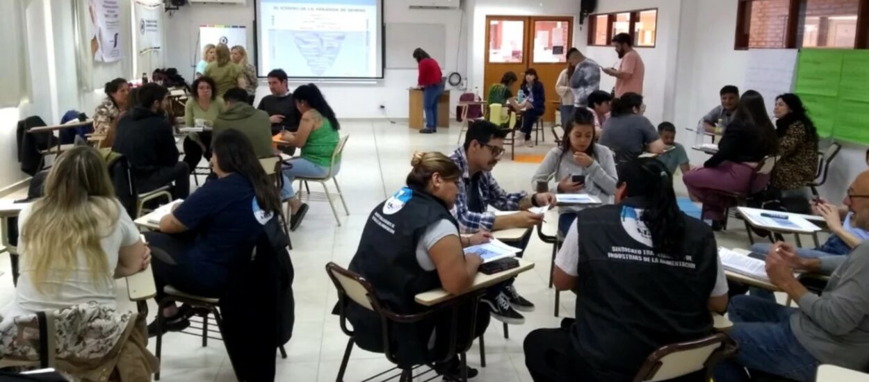 SE HACE EN PUERTO MADRYN TALLER QUE PROMUEVE LA “CULTURA RESPETUOSA EN EL ÁMBITO DE LA PESCA”