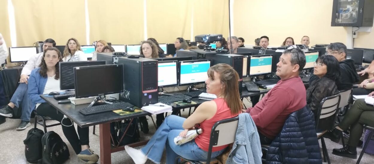 Educación: Directivos se capacitan para la emisión digital de títulos