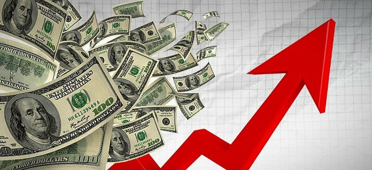 EL DÓLAR BLUE ALCANZA UN HISTÓRICO RÉCORD DE $1.000, AUMENTANDO $55 DESDE SU ÚLTIMO CIERRE