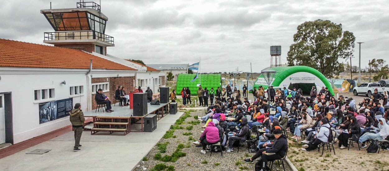 Con la participación de más de 200 niñas y niños, el Gobierno del Chubut realizó una jornada de “Juventud, Democracia y Derechos Humanos”