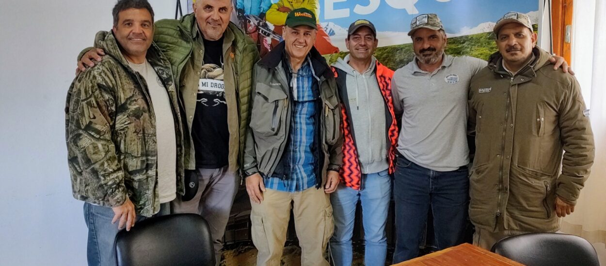 Pesca deportiva continental: Periodistas recorrerán ríos y lagos de la cordillera